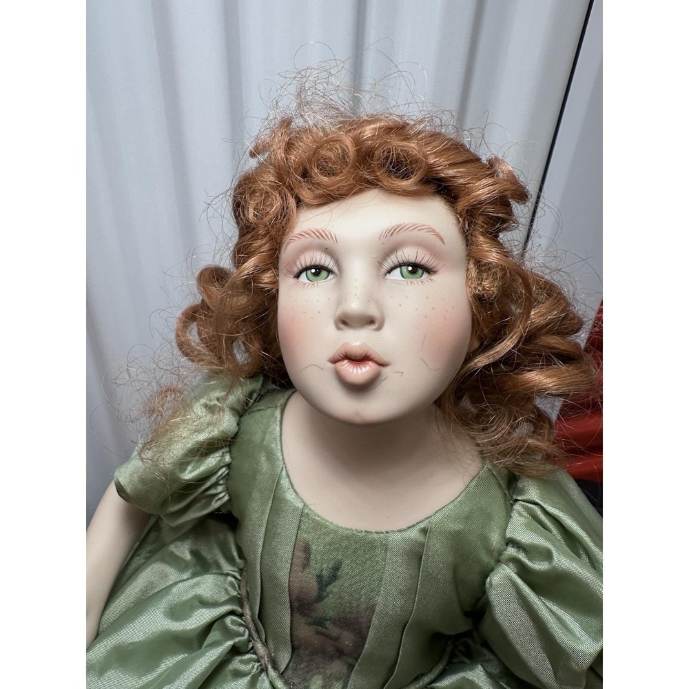 Vickie Arentz Doll Mama's Lipstick‎ a "a very grown-up pucker"
